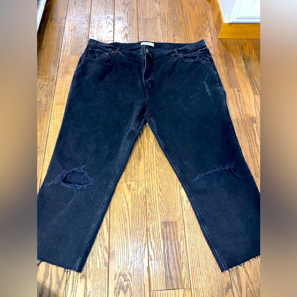 Abercrombie & Fitch Black Distressed The 90s Straight Ultra High Rise size 24